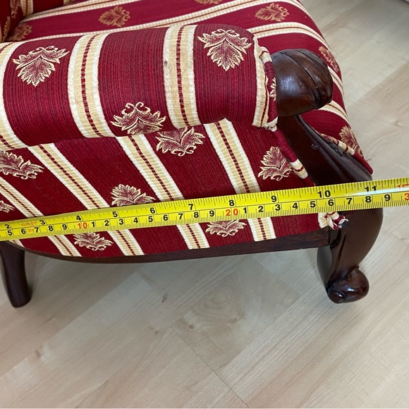 Vintage Reproduction of a Queen Anne Wood with Gold Wine Fabric Chair for Dolls - Picture 7 of 11